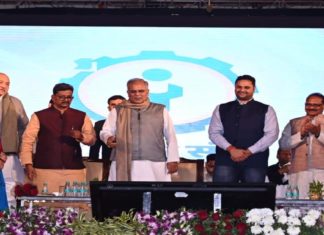 मुख्यमंत्री और डॉ. चरणदास महंत ने युवा महोत्सव के समापन समारोह में रोजगार संगी मोबाइल एप्प लॉन्च किये