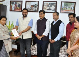 राज्यपाल को राज्य स्तरीय युवा महोत्सव के लिए युवा कल्याण मंत्री पटेल ने दिया निमंत्रण