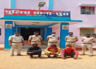 नकली नोट खपाने की फिराक मे 3 आरोपी चढ़े पुलिस के हत्थे