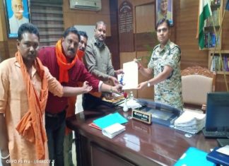 शिवसेना ने सौंपा पुलिस अधीक्षक को ज्ञापन
