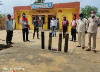 श्रमजीवी पत्रकार संघ इकाई अमलीपदर के द्वारा अमलीपदर प्राथमिक स्वास्थ्य केंद्र में 4 ऑक्सीजन सिलेंडर प्रदान किया गया