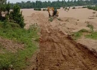 सौदा नही होने से धरने पर बैठे लिखने वाले तथा कथित पत्रकार प्रकाशन करने वाला लोग ही रेत घाट पार्टनर ट्रेक्टर चालक से 200 की गई अवैध उसूली ।