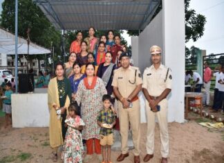 गरियाबंद पुलिस अधीक्षक श्रीमति पारूल माथुर पुलिस परिवार से हुये रूबरू
