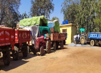 अवैध रूप से खनिज संपदा का परिवहन करते 07 ट्रेक्टर व 01 मेटाडोर को ग्राम खुटेरी व पुरैना मोड़ के पास से किया गया जप्त