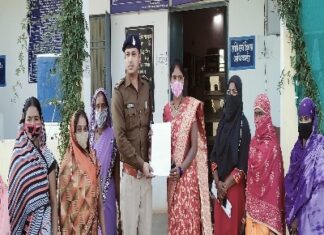 सरगम सखी स्व सहायता समूह के नाम पर रोजगार दिलाने के नाम से ठगी की शिकायत की गई