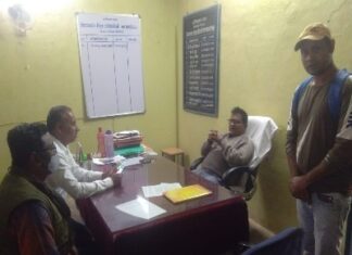 वेतन भुगतान के लिए वि.खं.शिक्षाधिकारी से मिले सहायक शिक्षक फेडरेशन के प्रतिनिधि मंडल