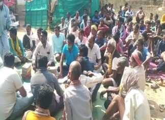 सेल्समैन गरीबों के हक का चावल हेराफेरी सरकार से मिलने वाला मुफ्त का चावल नही मिल रहा गरीबो को, प्रशासन के नाक के नीचे हो रहा है हेराफेरी……