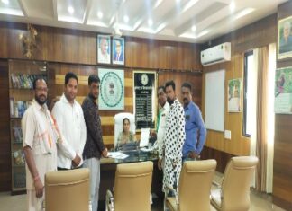 जिला कांग्रेस कमेटी द्वारा गुजरात के विधायक एवं दलित नेता जिग्नेश मेवाणी को निस्वार्थ रिहा करने का राष्ट्रपति के नाम से विज्ञप्ति कलेक्टर को दिया गया