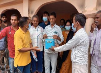 गरियाबंद- नेत्रदान, महादान परिवार की सूचना मिलते ही डॉक्टरो की टीम पहुँची, नेत्रदान मित्यु के 6 घंटे तक ही दान कर सकते हैं ।