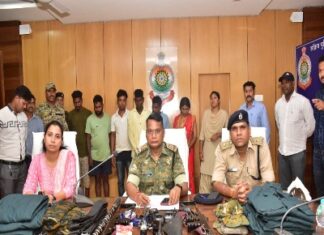 6 फर्जी नक्सलियों को जिला पुलिस गरियाबंद ने किया गिरफ्तार