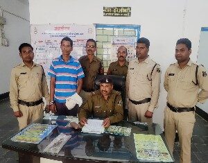 आपसी विवाद के चलते चाकू से हत्या करने वाले आरोपी को पुलिस ने किया गिरफ्तार।