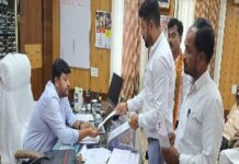 शिवसेना जिला अध्यक्ष द्वारा रामनवमी के उपलक्ष्य पर मदिरा दुकान एवं मांस दुकान बंद करने का जिला कलेक्ट्रेट को ज्ञापन सौंपा