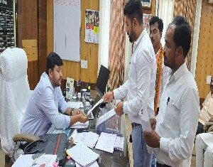 शिवसेना जिला अध्यक्ष द्वारा रामनवमी के उपलक्ष्य पर मदिरा दुकान एवं मांस दुकान बंद करने का जिला कलेक्ट्रेट को ज्ञापन सौंपा