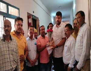 गरियाबांद कलेक्टर प्रभात मलिक से बंग (बंगाली) समाज सौजन्य मुलाकात किये