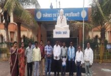 सर्व आदिवासी समाज द्वारा आरक्षण रोस्टर का पालन करते हुए भर्ती प्रक्रिया किया जाए जिलाधीश को ज्ञापन सोपे